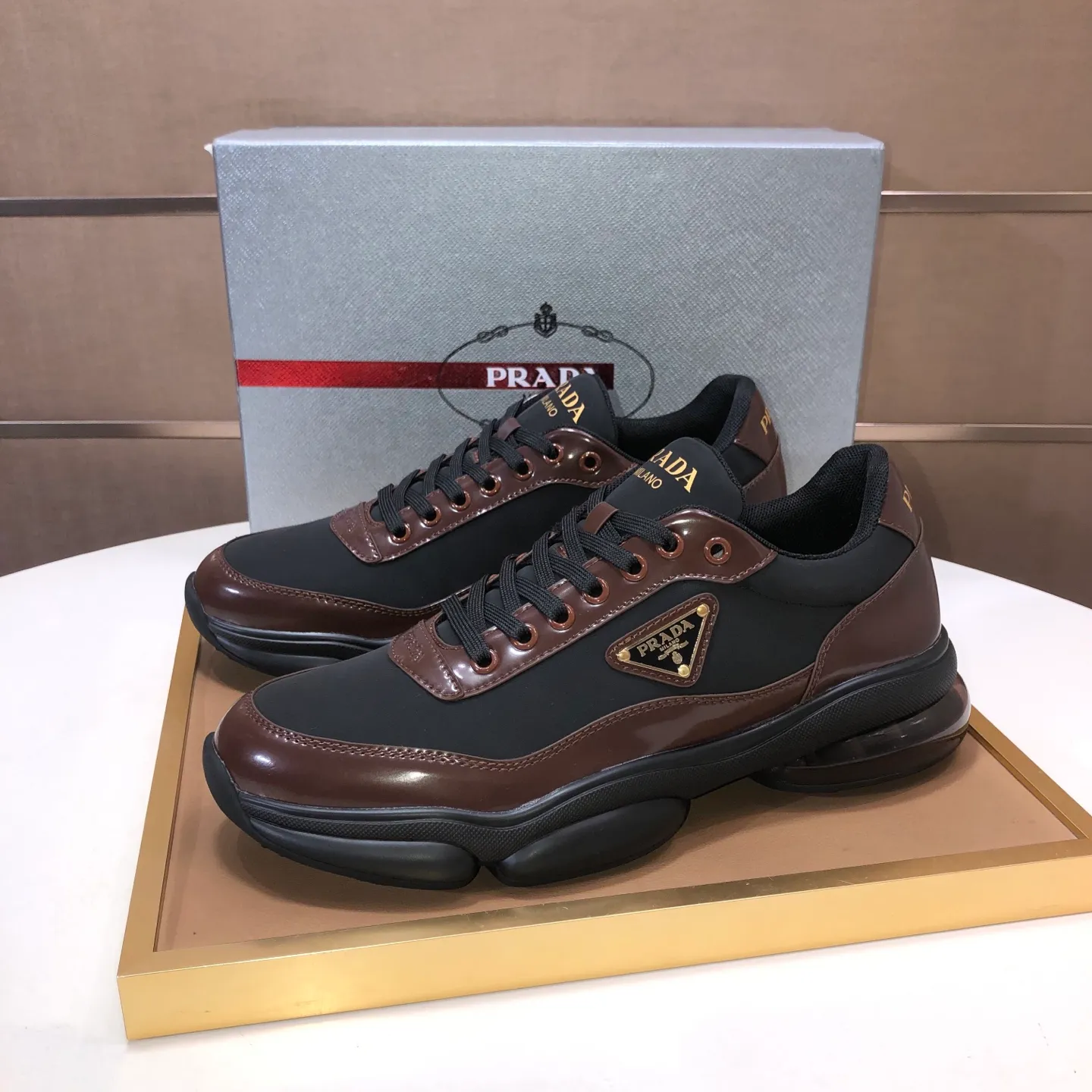 Men's shoes 💰700💰[PRADA] Men's shoes counter hot sale, official website synchronization, 👑Top version ✔️Original cowhide upper + cowhide lining, 1🆚1 replica, original original sole [black/blue/brown 3 colors] 🎯 Material: cowhide surface 🎯 Inner lining: cowhide 🎯 Sole: original molded outsole 🎯 size: Male 38-45 (45 is custom-made and cannot be returned or exchanged)